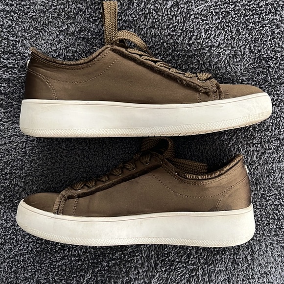 Mossimo Supply Co. Women's Zell Satin Lace up Sneaker Olive Green Size 10 - Picture 3 of 8